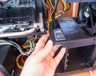 Как подключить SSD-диск к компьютеру к материнской плате?